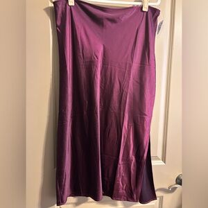 Old Navy Women's Burgundy Skirt